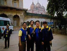 Dennis, Jose, Ervin and Jojo (right), Delegates pose at one of India's palaces picture