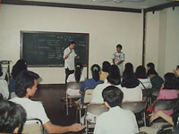 Ptr. Cesar caston freached the deaf audience.